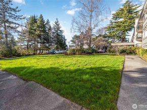 2500 81st Ave SE 319, Mercer Island WA 98040
