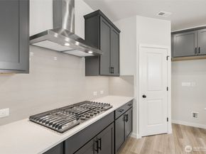 2049 NE Norseman Way, Poulsbo WA 98370