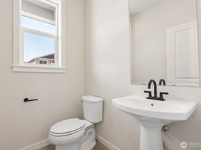 2049 NE Norseman Way, Poulsbo WA 98370