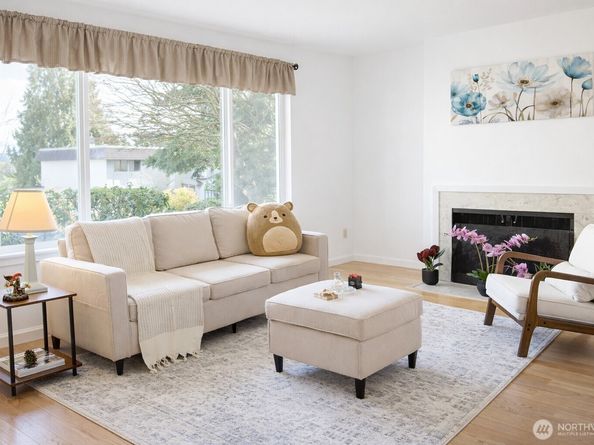 17050 Northup Way 5, Bellevue WA 98008