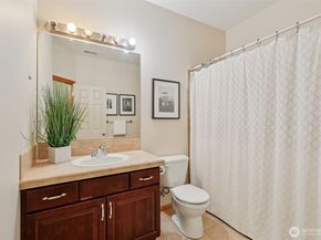 4707 NE 7th Place, Renton WA 98059