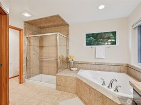4707 NE 7th Place, Renton WA 98059