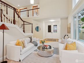 4707 NE 7th Place, Renton WA 98059