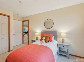 4707 NE 7th Place, Renton WA 98059
