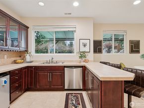 4707 NE 7th Place, Renton WA 98059