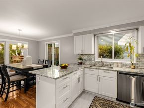 24230 SE 44th Street, Sammamish WA 98029