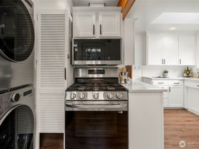 19513 Meridian Avenue N, Shoreline WA 98133