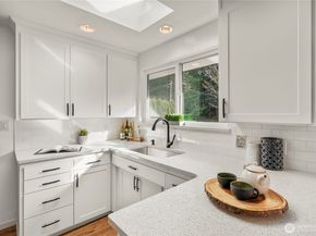 19513 Meridian Avenue N, Shoreline WA 98133