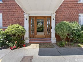 4725 15th Avenue NE 22, Seattle WA 98105