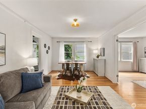 4725 15th Avenue NE 22, Seattle WA 98105