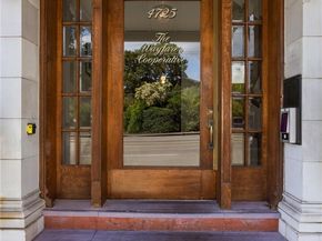 4725 15th Avenue NE 22, Seattle WA 98105