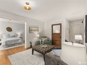 4725 15th Avenue NE 22, Seattle WA 98105