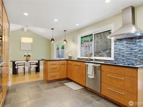 15237 SE 48th Drive, Bellevue WA 98006