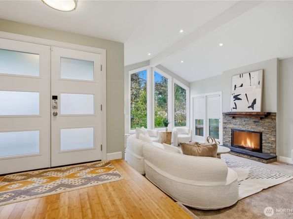 15237 SE 48th Drive, Bellevue WA 98006