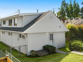 724 N 104th Street, Seattle WA 98133