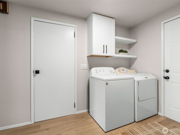 724 N 104th Street, Seattle WA 98133