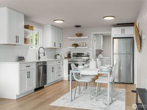 724 N 104th Street, Seattle WA 98133