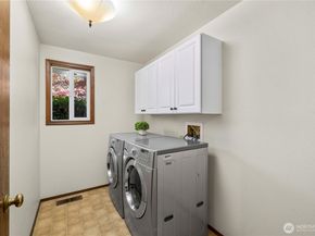 18220 149th Avenue SE, Renton WA 98058