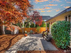 18220 149th Avenue SE, Renton WA 98058
