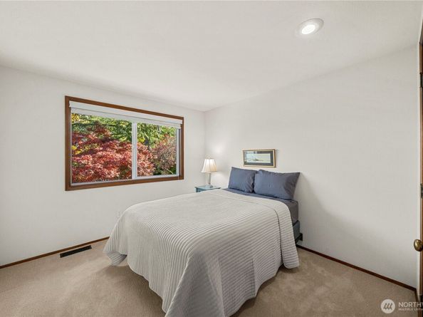 18220 149th Avenue SE, Renton WA 98058