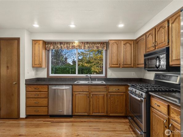 18220 149th Avenue SE, Renton WA 98058