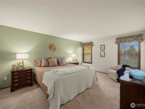 18220 149th Avenue SE, Renton WA 98058