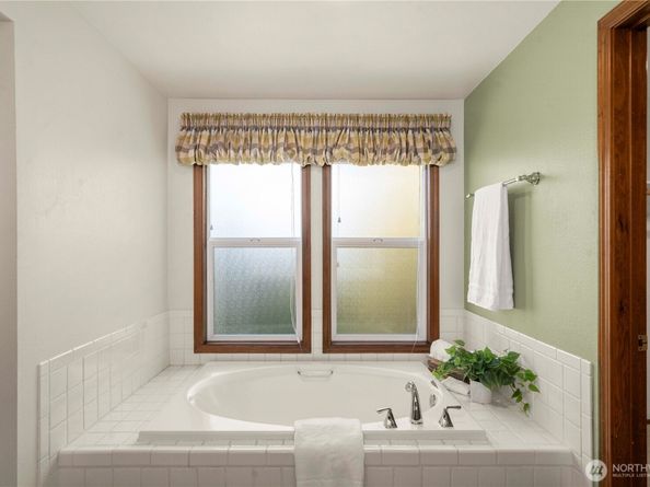 18220 149th Avenue SE, Renton WA 98058