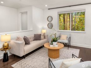 23111 NE 8th Street D4, Sammamish WA 98074