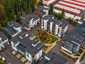 23111 NE 8th Street D4, Sammamish WA 98074