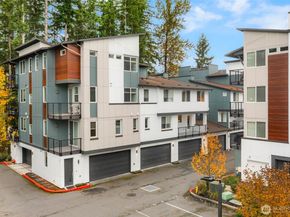 23111 NE 8th Street D4, Sammamish WA 98074