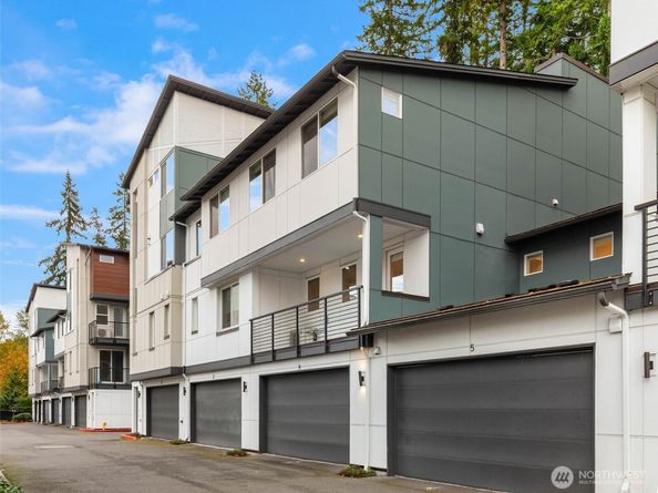 23111 NE 8th Street D4, Sammamish WA 98074