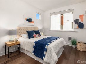 23111 NE 8th Street D4, Sammamish WA 98074