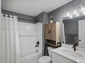 3340 Narrows View Lane NE 103, Bremerton WA 98310