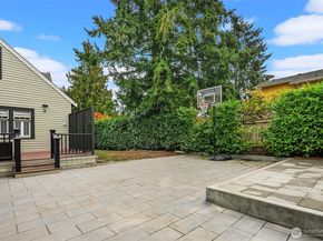 1060 Spruce Street, Edmonds WA 98020