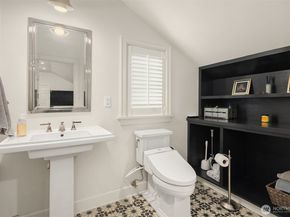1060 Spruce Street, Edmonds WA 98020