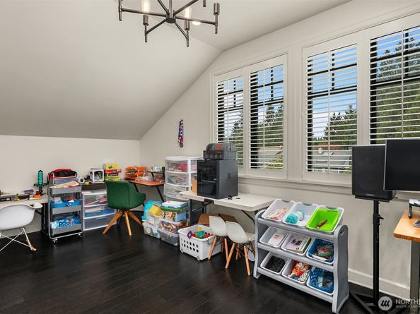 1060 Spruce Street, Edmonds WA 98020