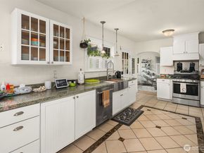1060 Spruce Street, Edmonds WA 98020