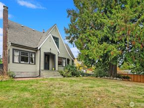 1060 Spruce Street, Edmonds WA 98020