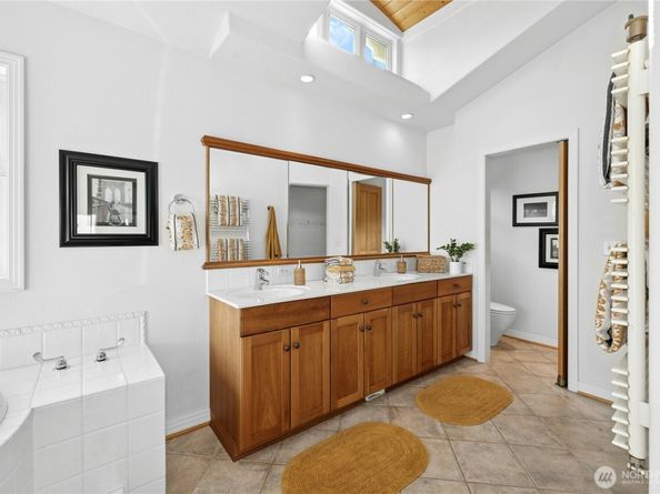 21322 NE President Point Road, Kingston WA 98346