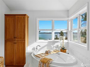 21322 NE President Point Road, Kingston WA 98346