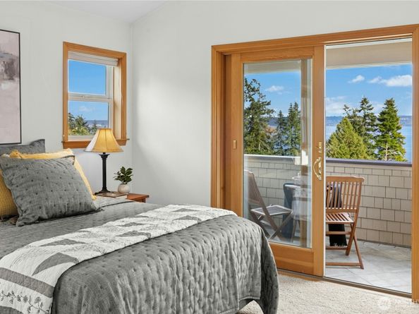 21322 NE President Point Road, Kingston WA 98346