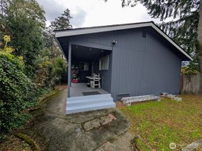 936 N 101 Street, Seattle WA 98133