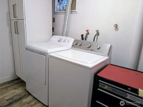 936 N 101 Street, Seattle WA 98133
