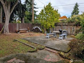 936 N 101 Street, Seattle WA 98133