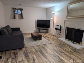 936 N 101 Street, Seattle WA 98133