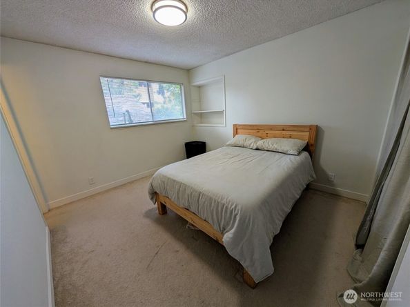 936 N 101 Street, Seattle WA 98133