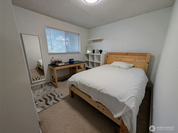 936 N 101 Street, Seattle WA 98133