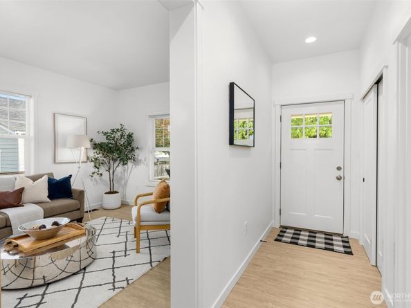 6507 41st Avenue SW, Seattle WA 98136