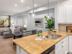 8850 Redmond Woodinville Road NE 305, Redmond WA 98052