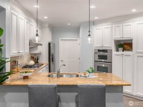 8850 Redmond Woodinville Road NE 305, Redmond WA 98052